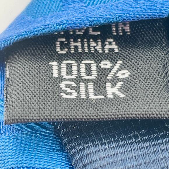 MICHAEL Michael Kors Bue Silk Initial Logo Classic Solid Mens Tie - Picture 7 of 10
